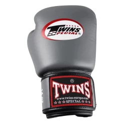 Twins Kickboks Set Grijs 10 Twins Kickboks Set Grijs -Fightstyle 2 2 8 1