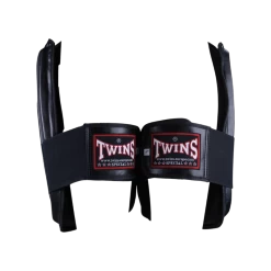 Twins Belly Pad En Thigh Pads BPLK -Fightstyle Twins Belly Pad en Thigh Pads BPLK beenbeschermer vastmaken